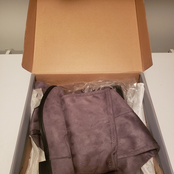 Thigh high boots - Picture 4 of 4